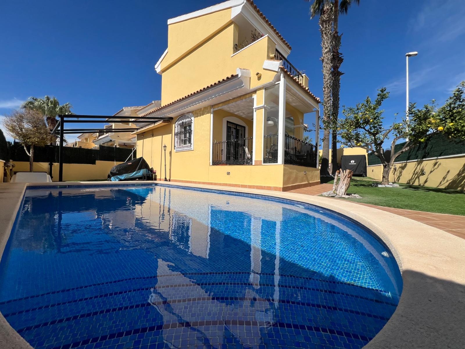 Villa en Venta en Orihuela