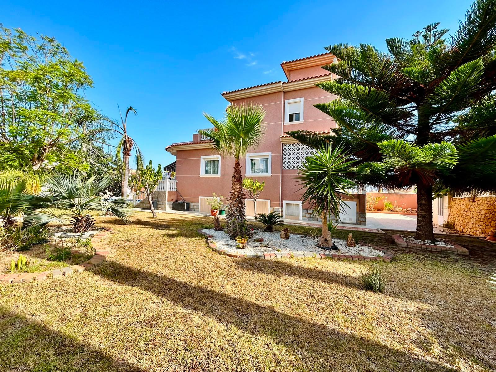 Villa for Sale in Orihuela