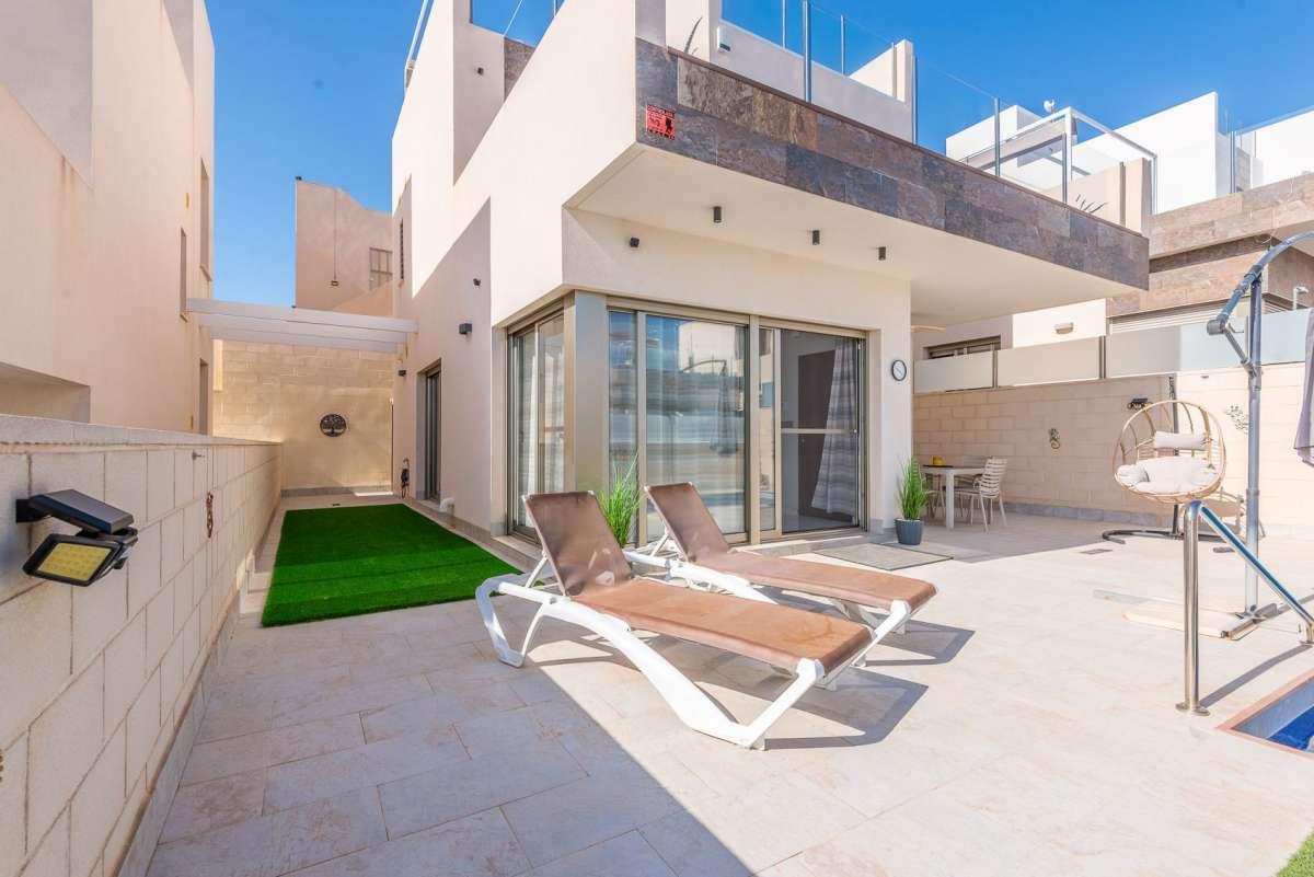 Villa en Venta en Orihuela