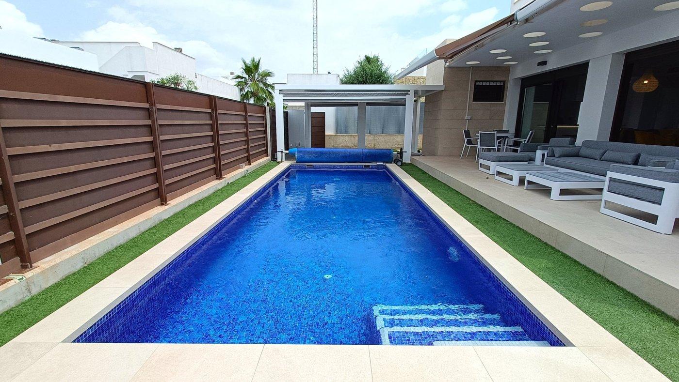 Villa en Venta en Orihuela