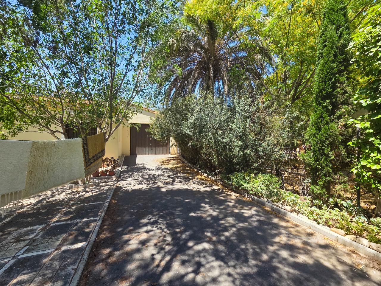 Villa for Sale in Elche