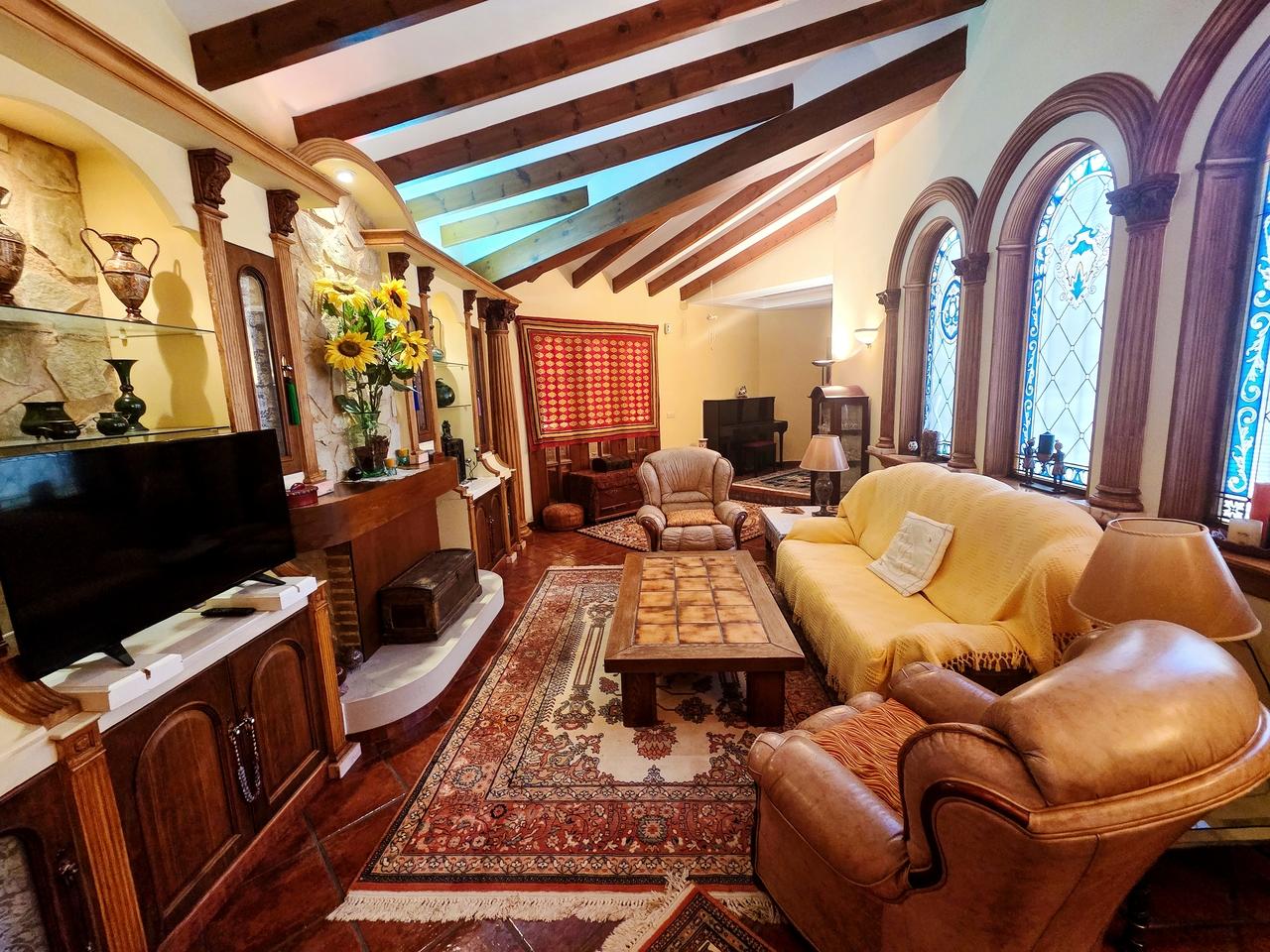 Villa for Sale in Elche
