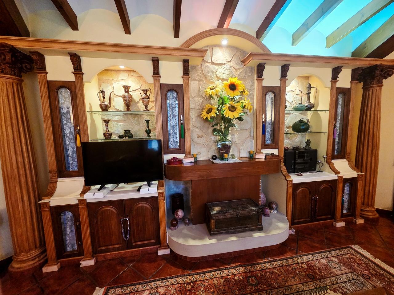 Villa for Sale in Elche