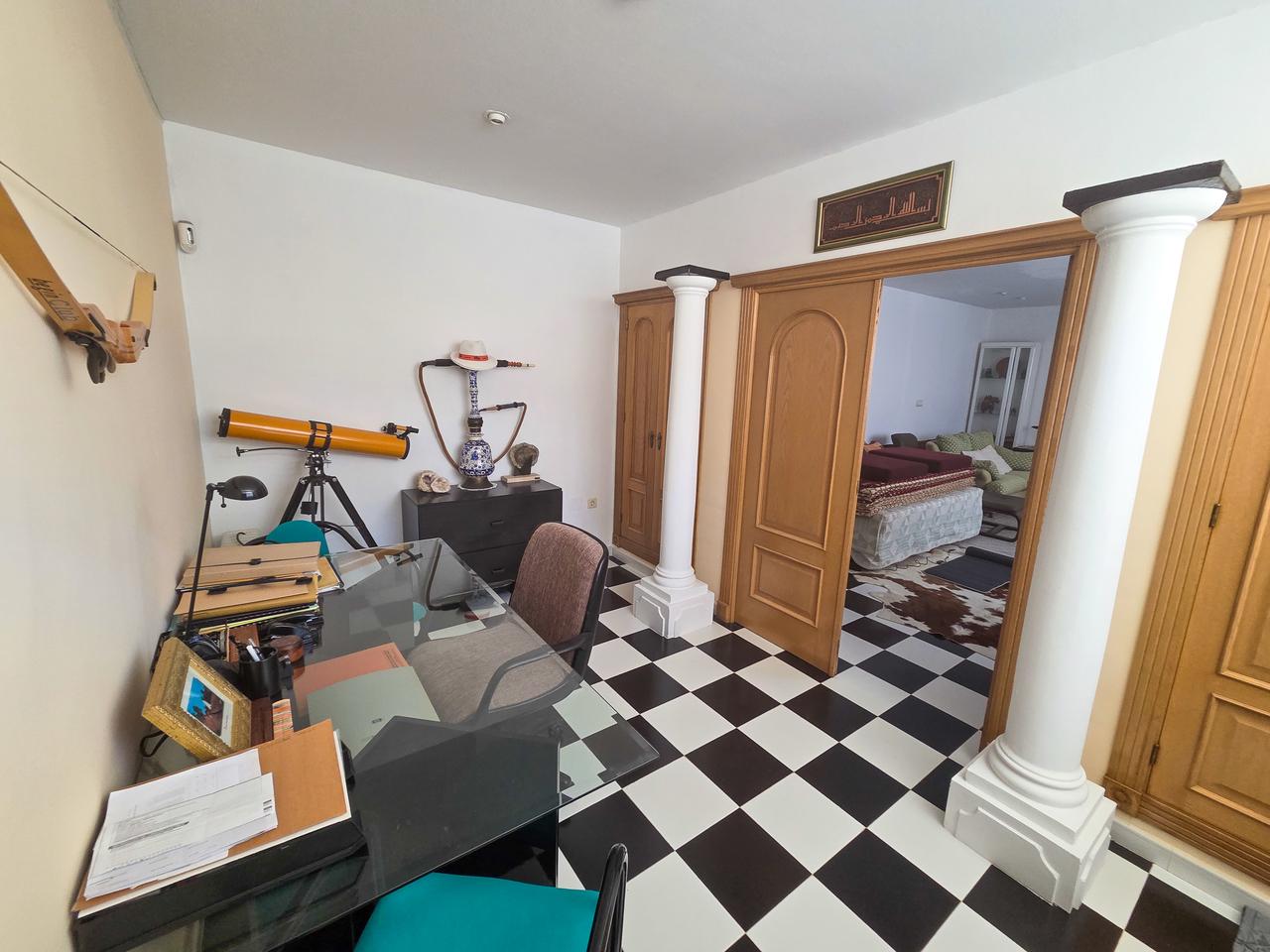 Villa for Sale in Elche