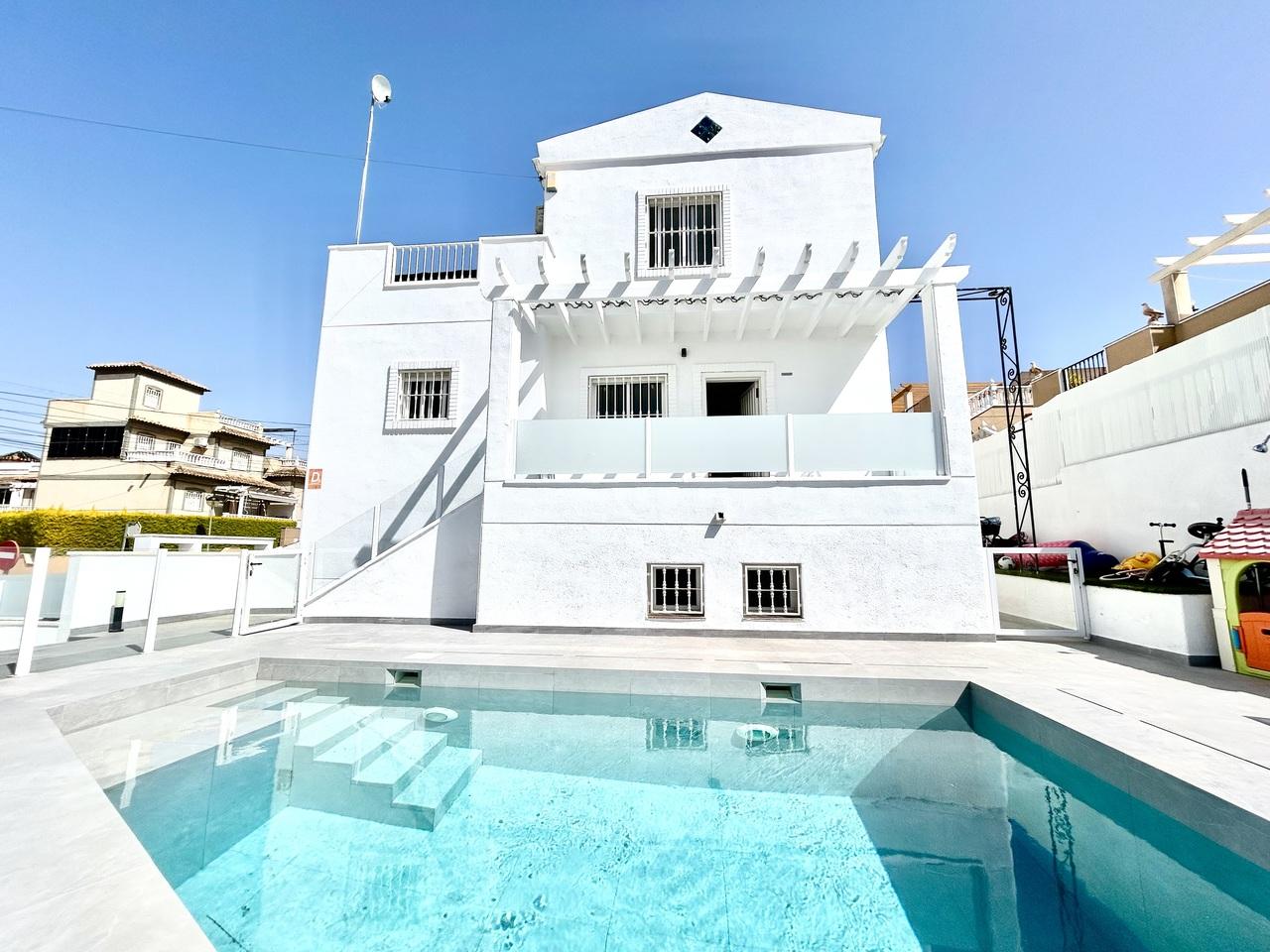 Villa en Venta en Orihuela