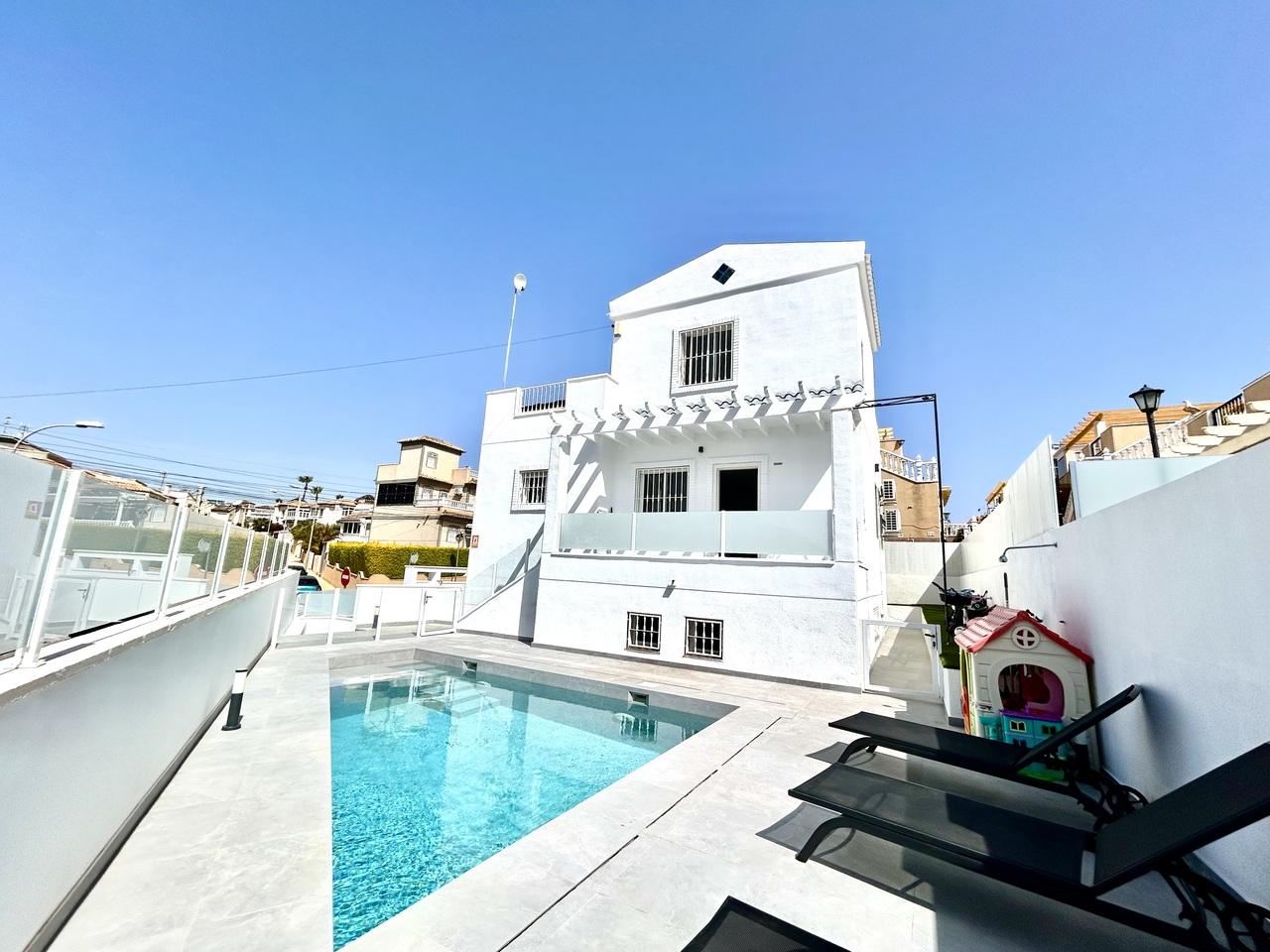 Villa en Venta en Orihuela