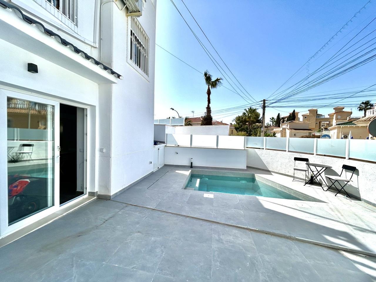 Villa en Venta en Orihuela