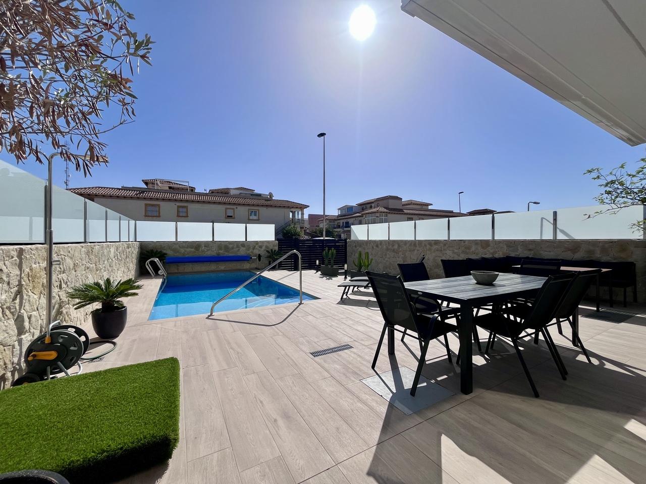 Villa en Venta en Orihuela