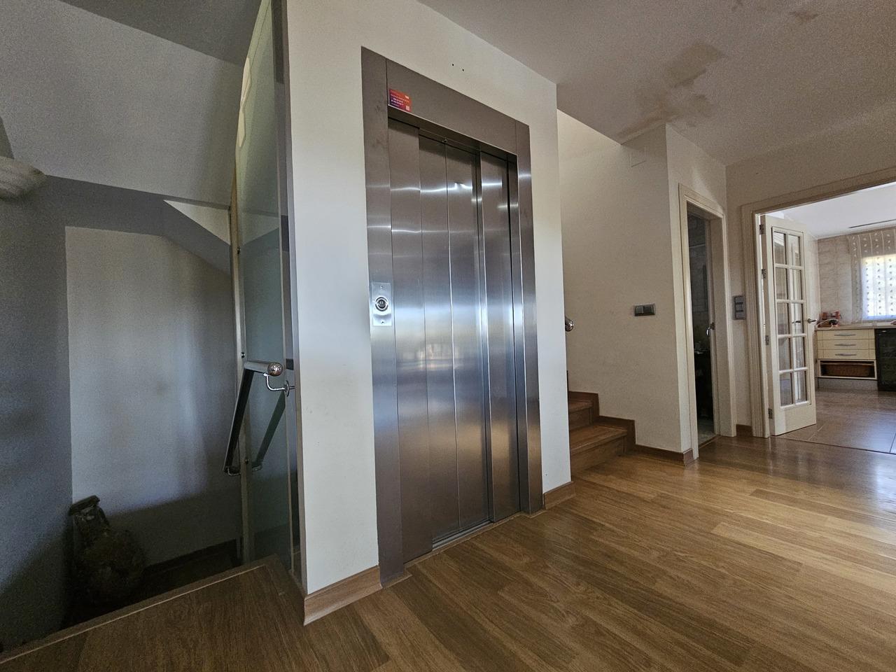 Villa for Sale in Cartagena