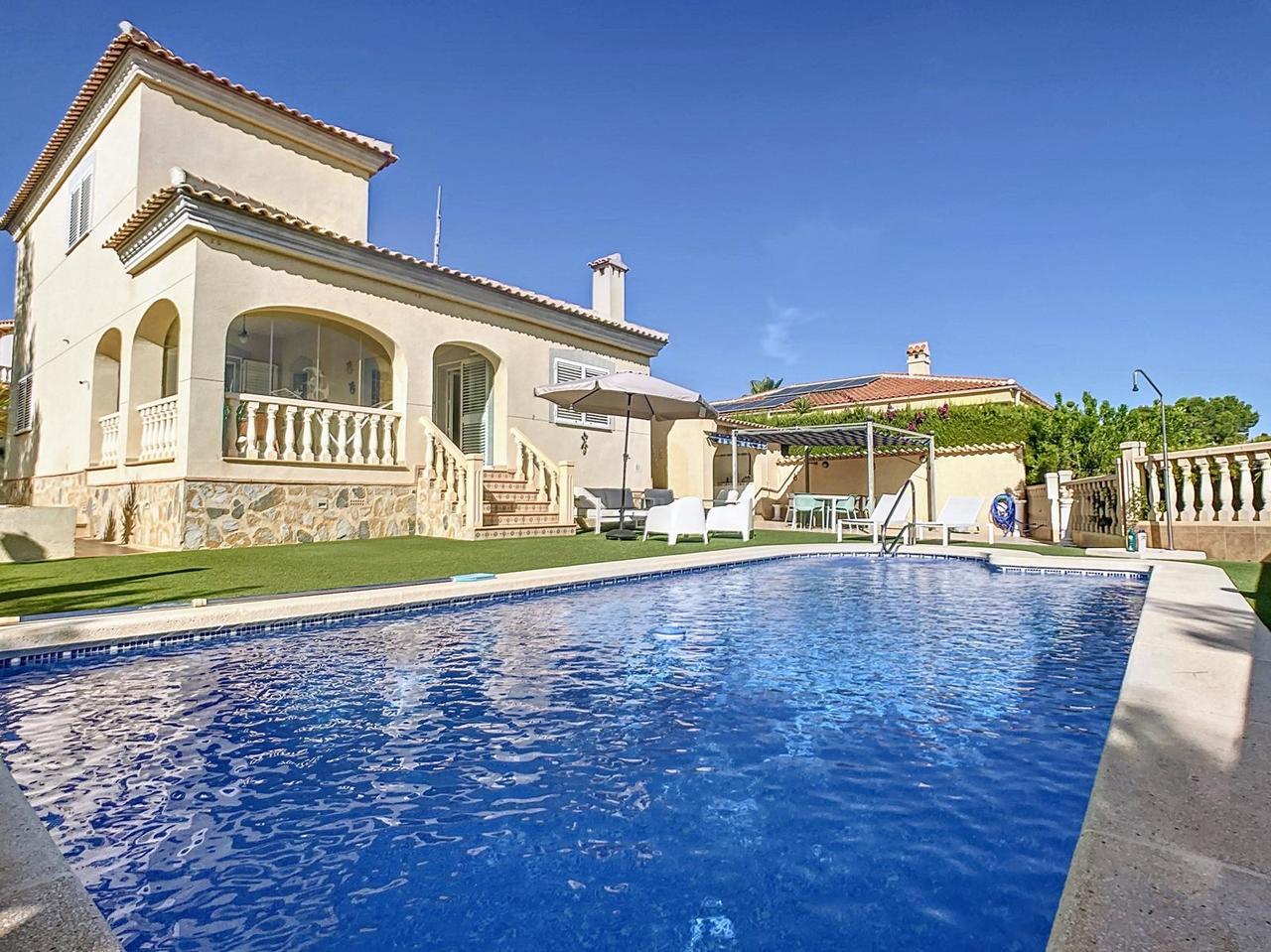 Villa en Venta en Pilar de la Horadada
