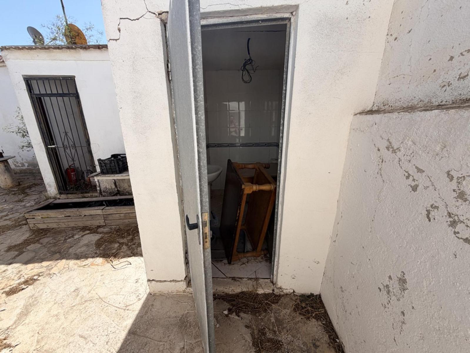 Building for Sale in Orihuela
