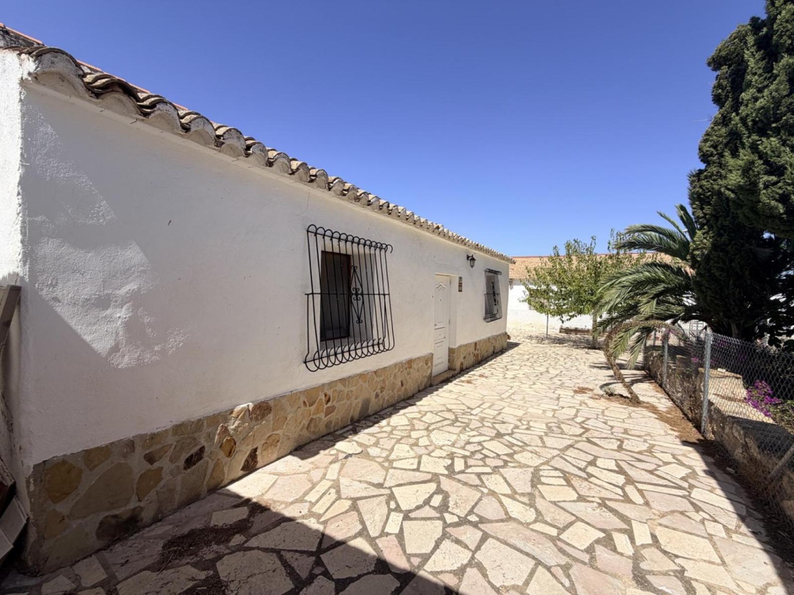 Building for Sale in Orihuela