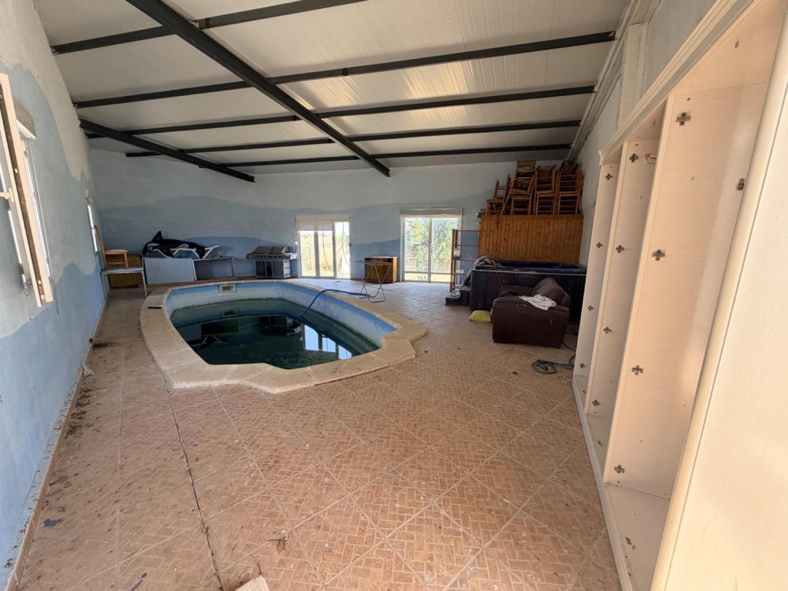 Building for Sale in Orihuela