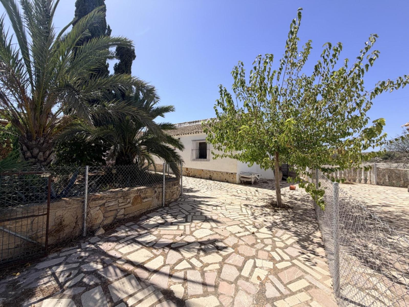 Building for Sale in Orihuela