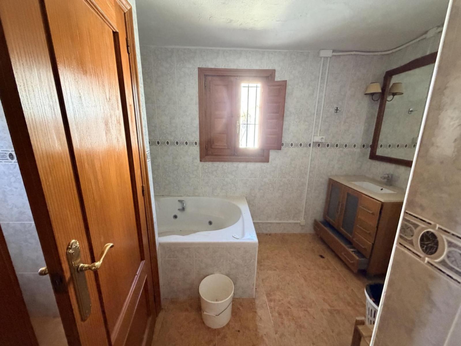Building for Sale in Orihuela