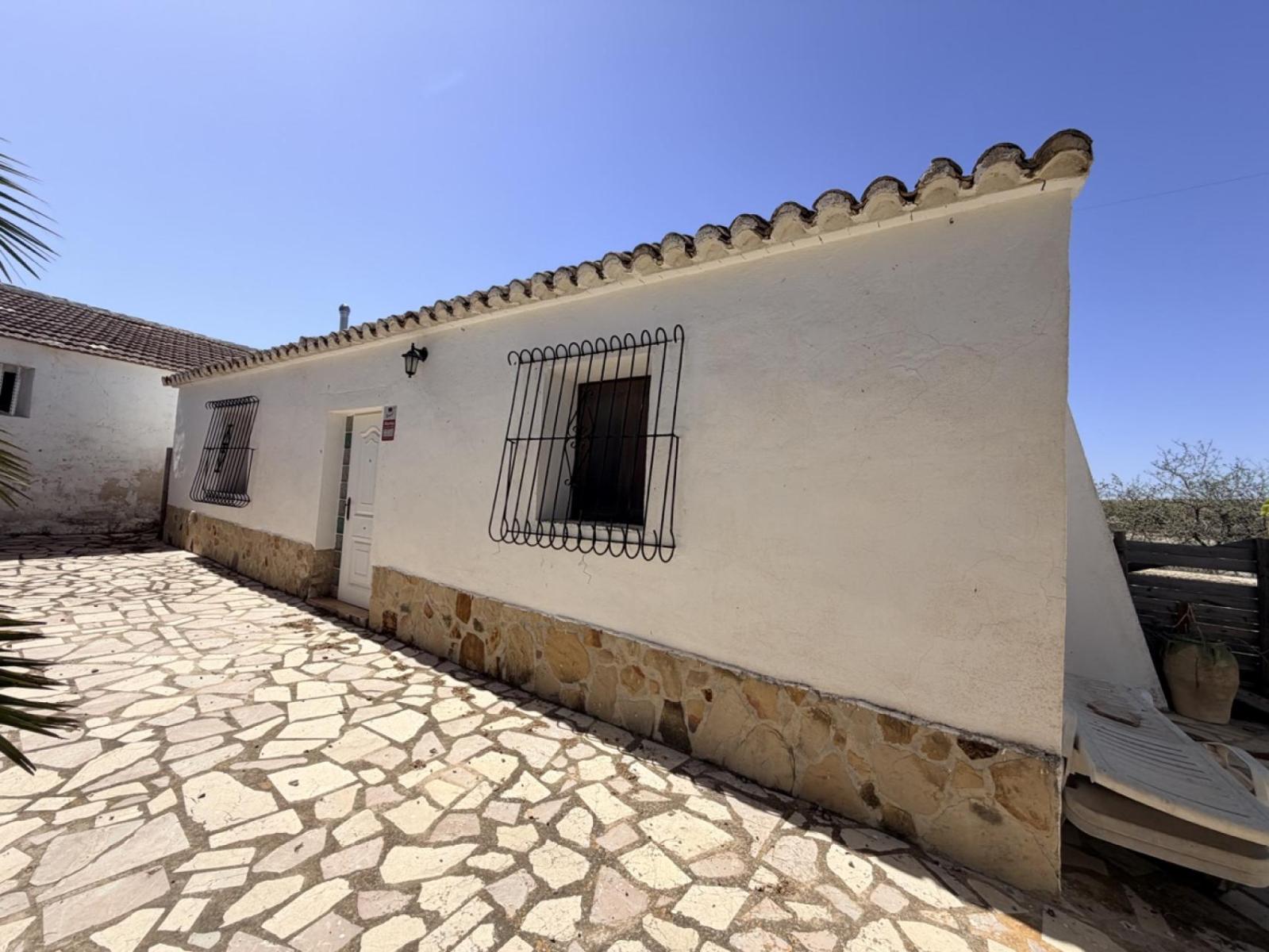 Building for Sale in Orihuela