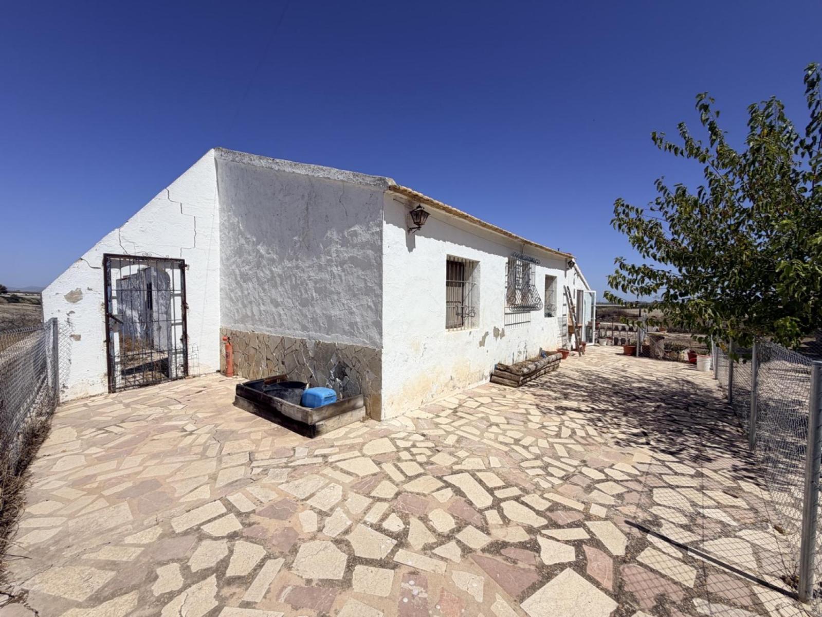 Building for Sale in Orihuela
