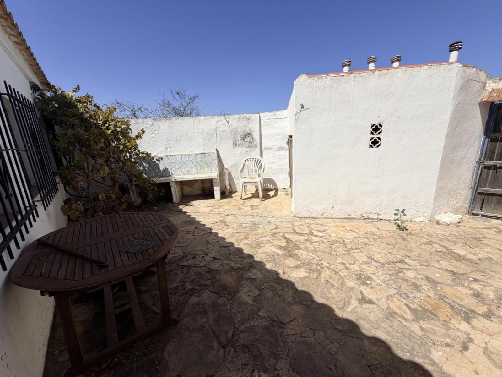 Building for Sale in Orihuela