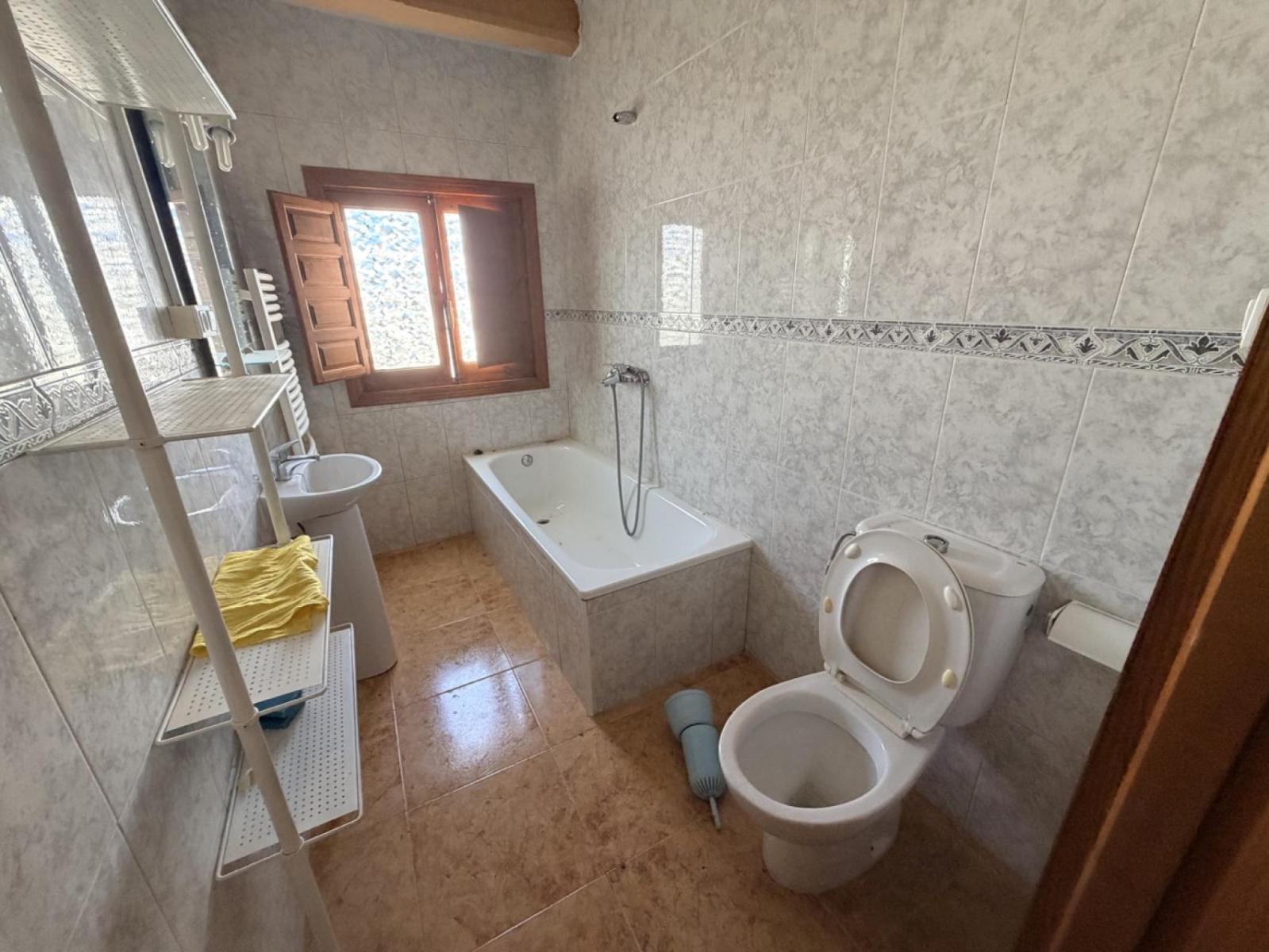 Building for Sale in Orihuela