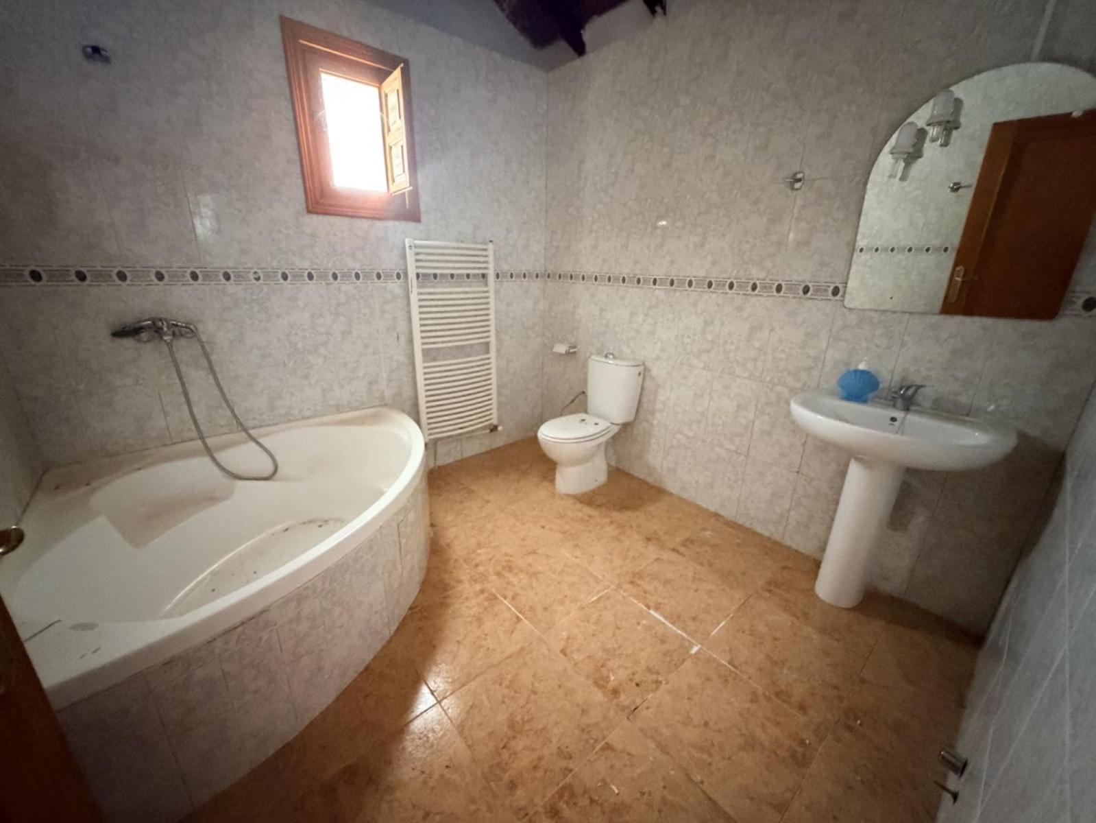 Building for Sale in Orihuela
