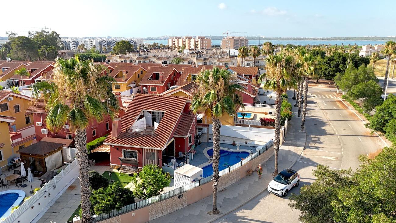 Villa en Venta en Guardamar del Segura