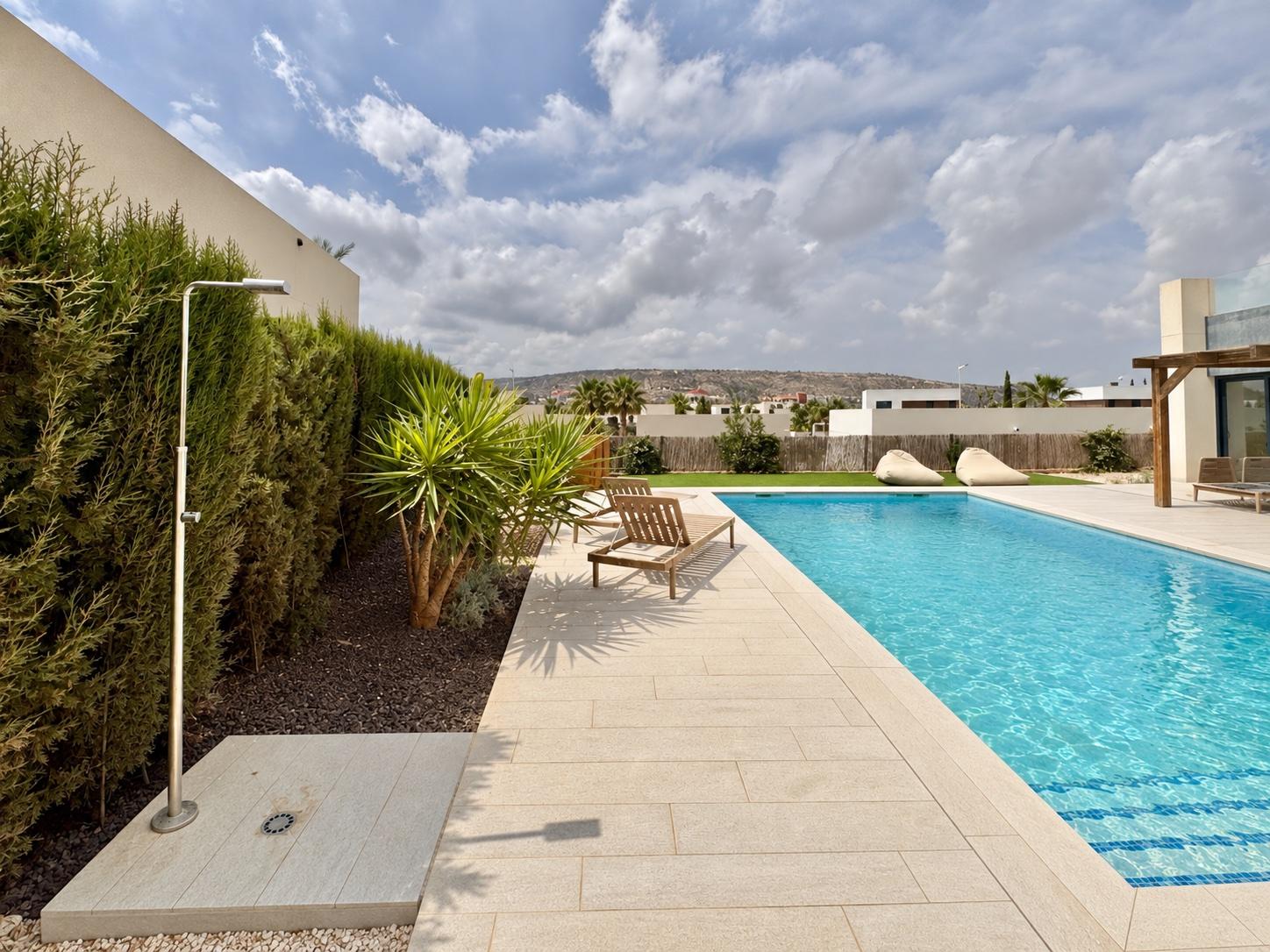 Villa en Venta en Alicante