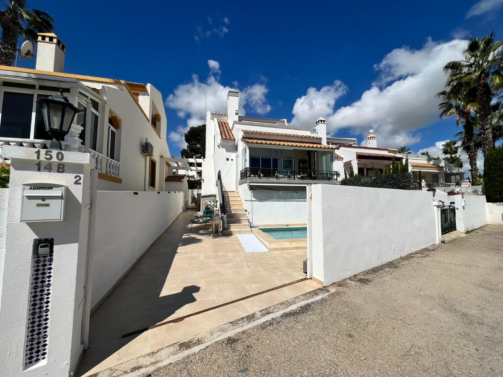 Villa en Venta en Orihuela