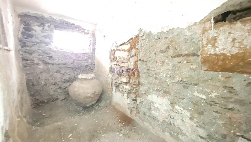 House for Sale in Sayalonga