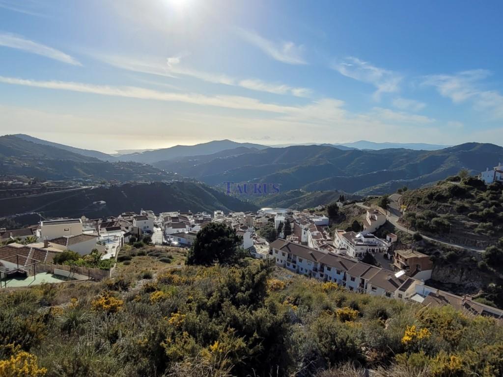 Plot for Sale in Cómpeta