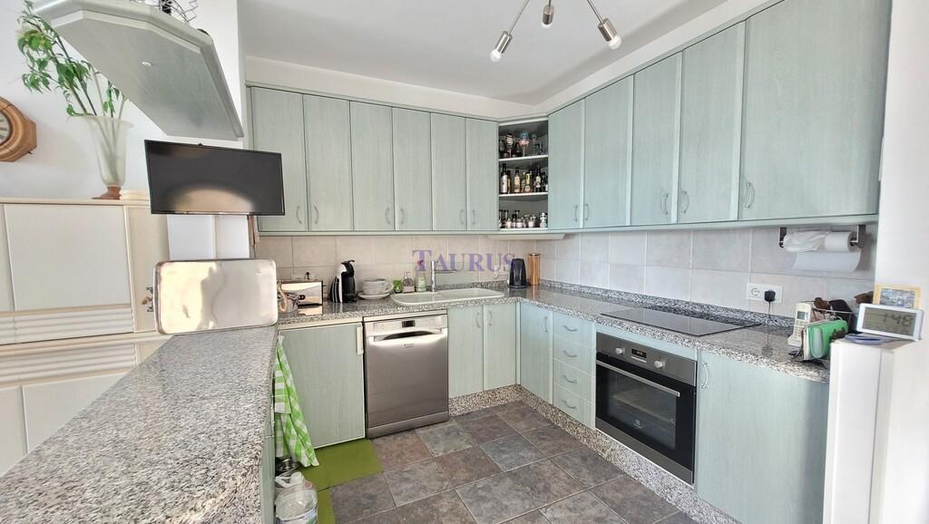Villa for Sale in Sayalonga