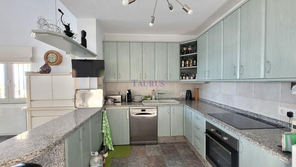 Villa for Sale in Sayalonga