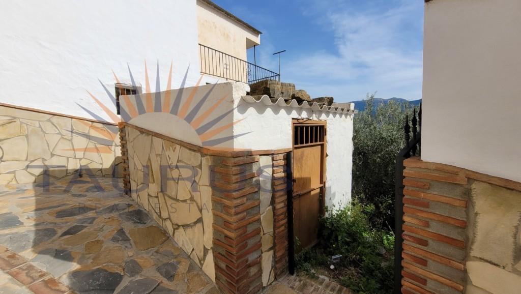 House for Sale in Sayalonga