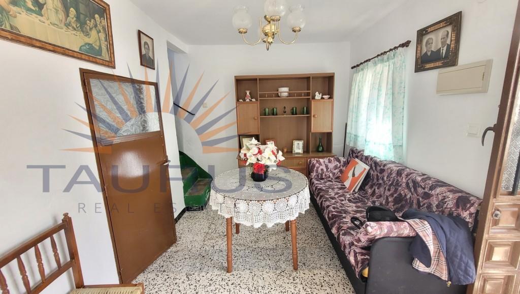 House for Sale in Sayalonga