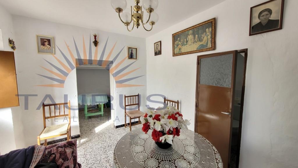 House for Sale in Sayalonga