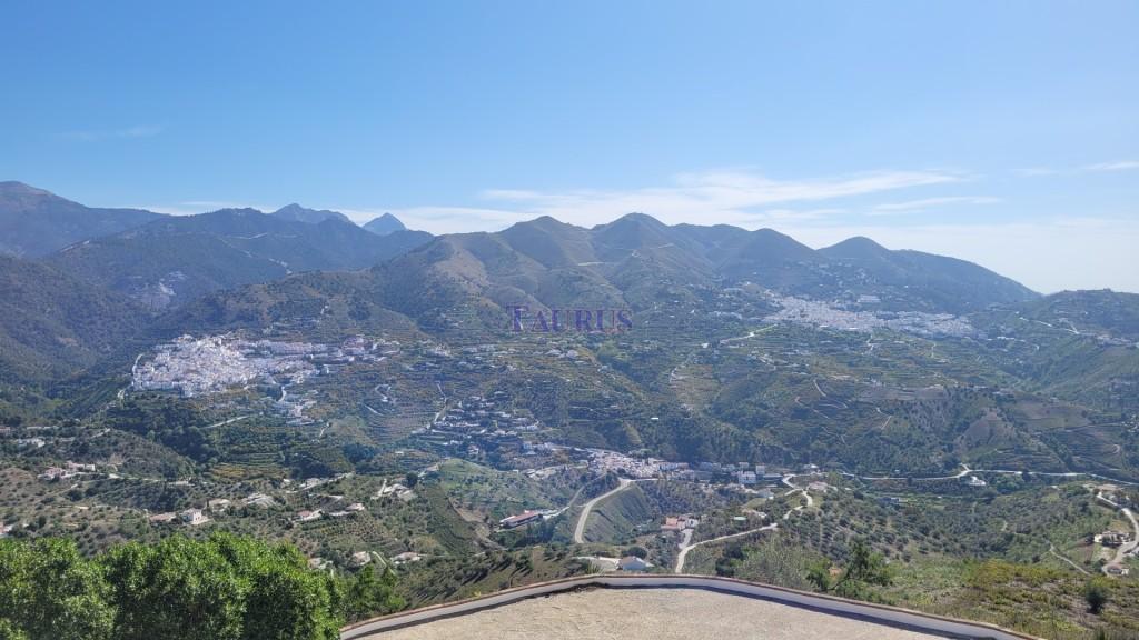 Villa for Sale in Árchez
