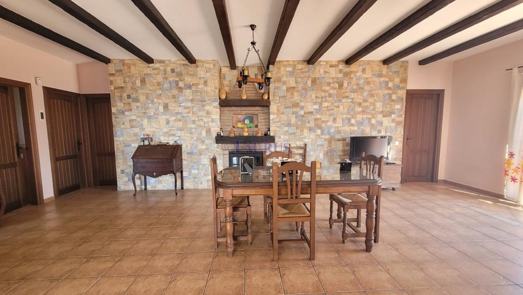 Villa for Sale in Árchez