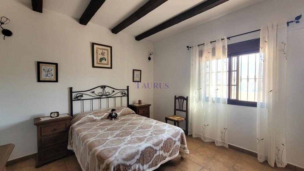 Villa for Sale in Árchez
