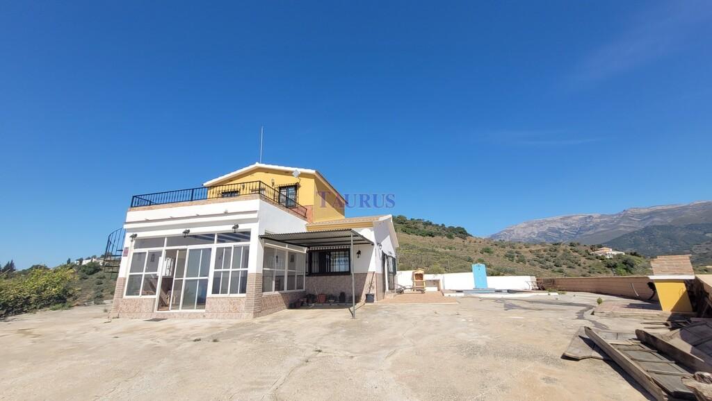 Villa for Sale in Árchez