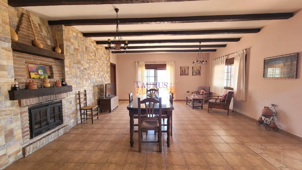 Villa for Sale in Árchez