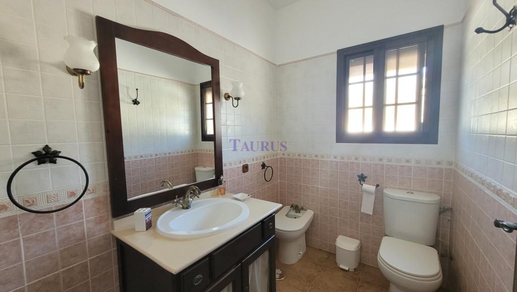 Villa for Sale in Árchez