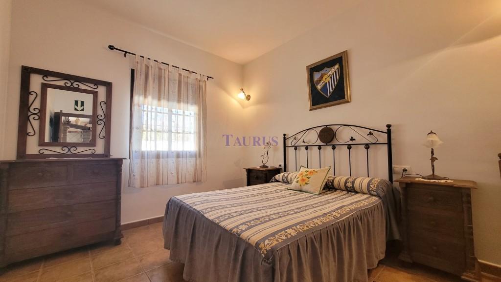 Villa for Sale in Árchez