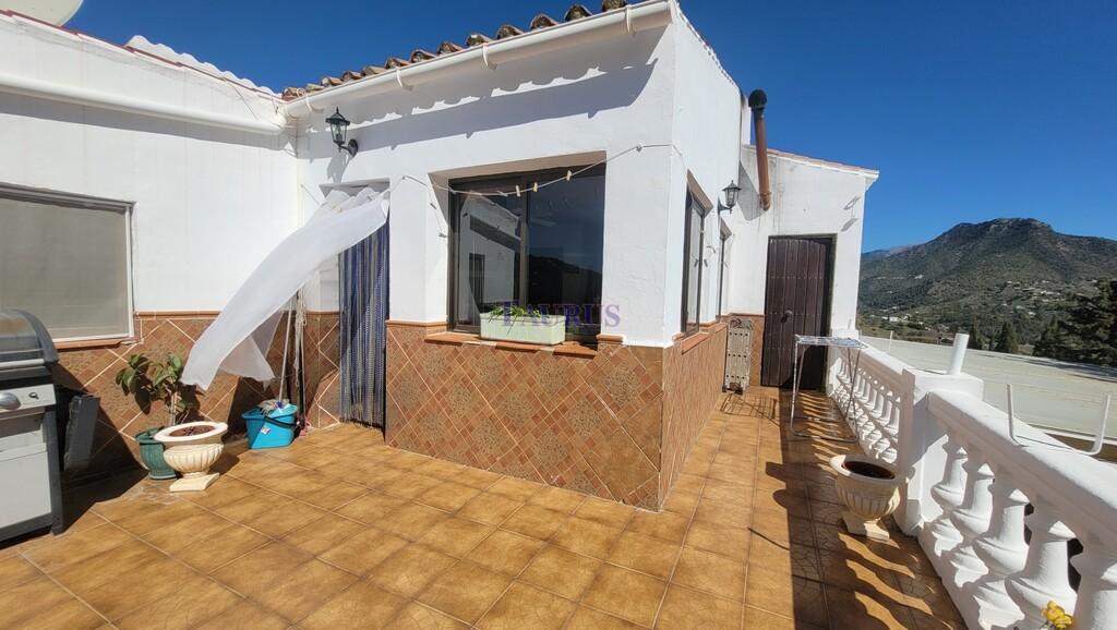 Premise for Sale in Cómpeta