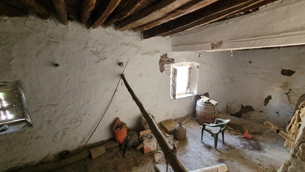 House for Sale in Salares