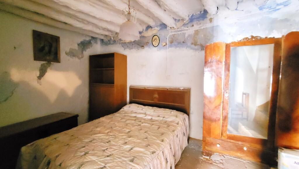 House for Sale in Salares