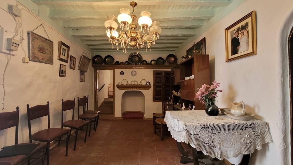 House for Sale in Salares