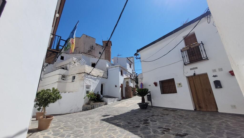 House for Sale in Salares