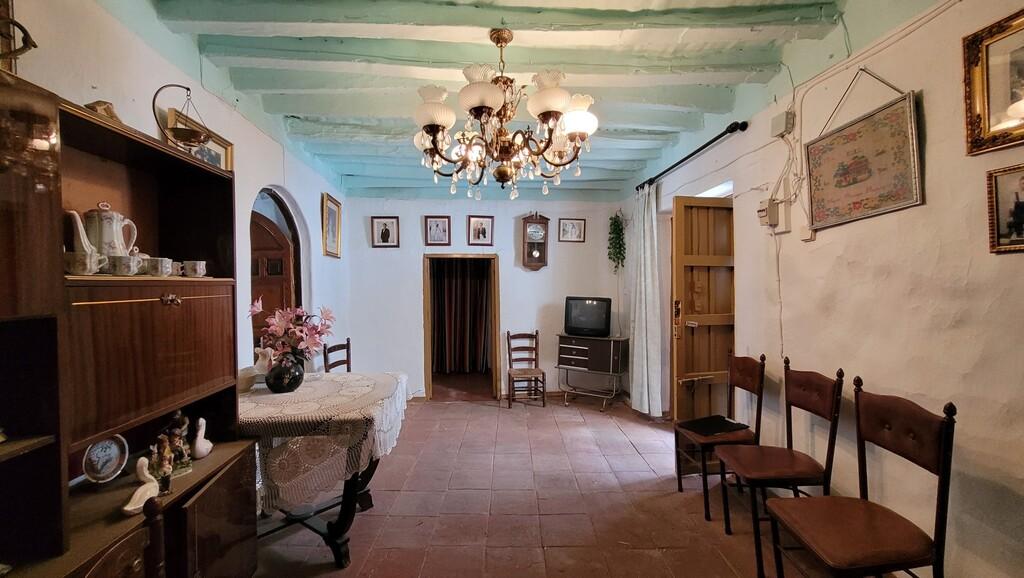 House for Sale in Salares