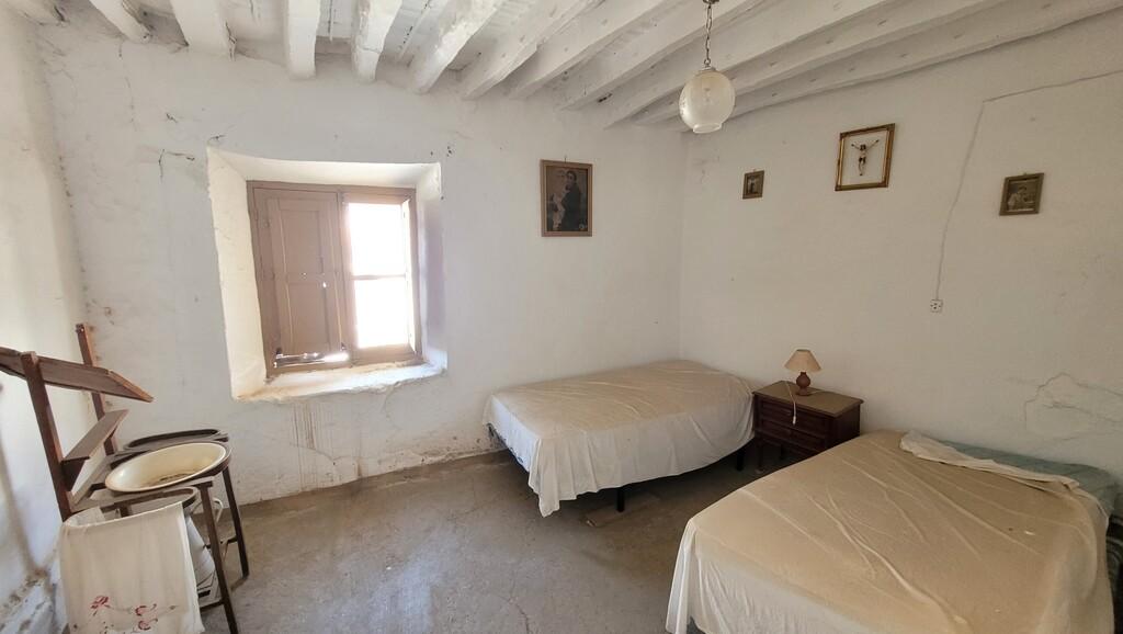 House for Sale in Salares