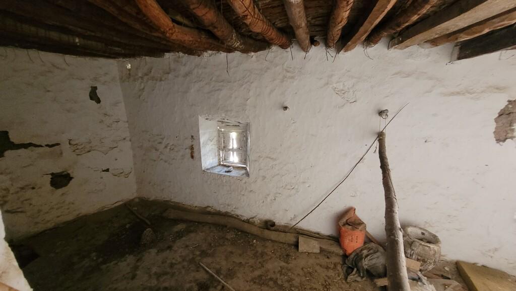 House for Sale in Salares