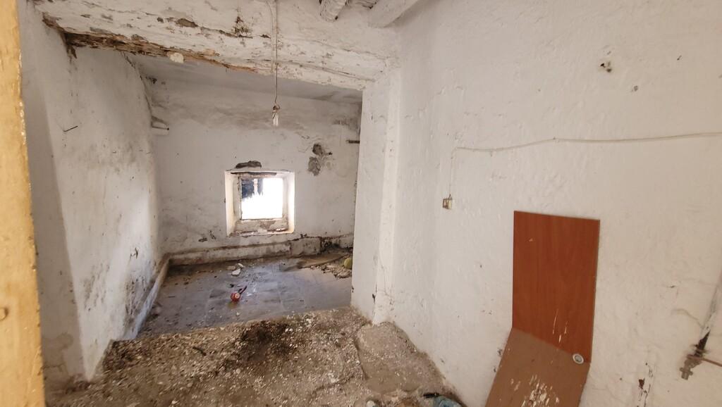 House for Sale in Salares